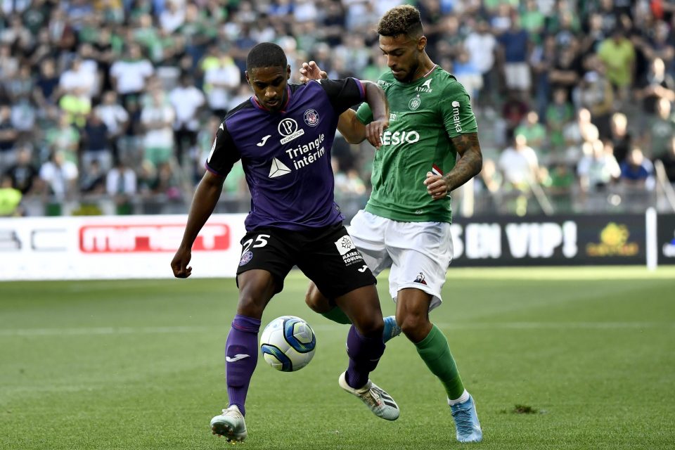 BBIN体育APP-圣埃蒂安球员突破进球不止，为球队贡献巨大(圣埃蒂安主场)