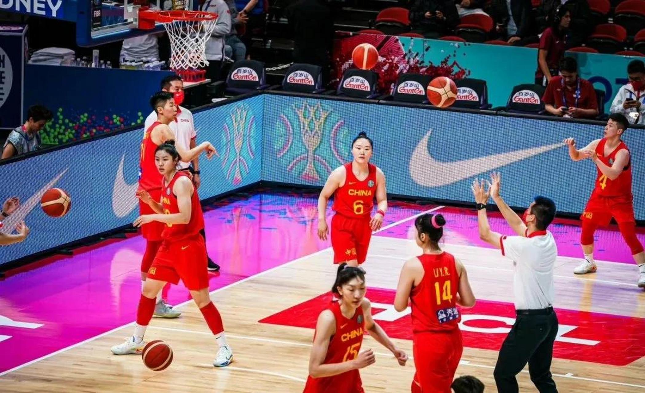 意大利女篮经历苦战，成功晋级淘汰赛(意大利女篮经历苦战,成功晋级淘汰赛了吗)